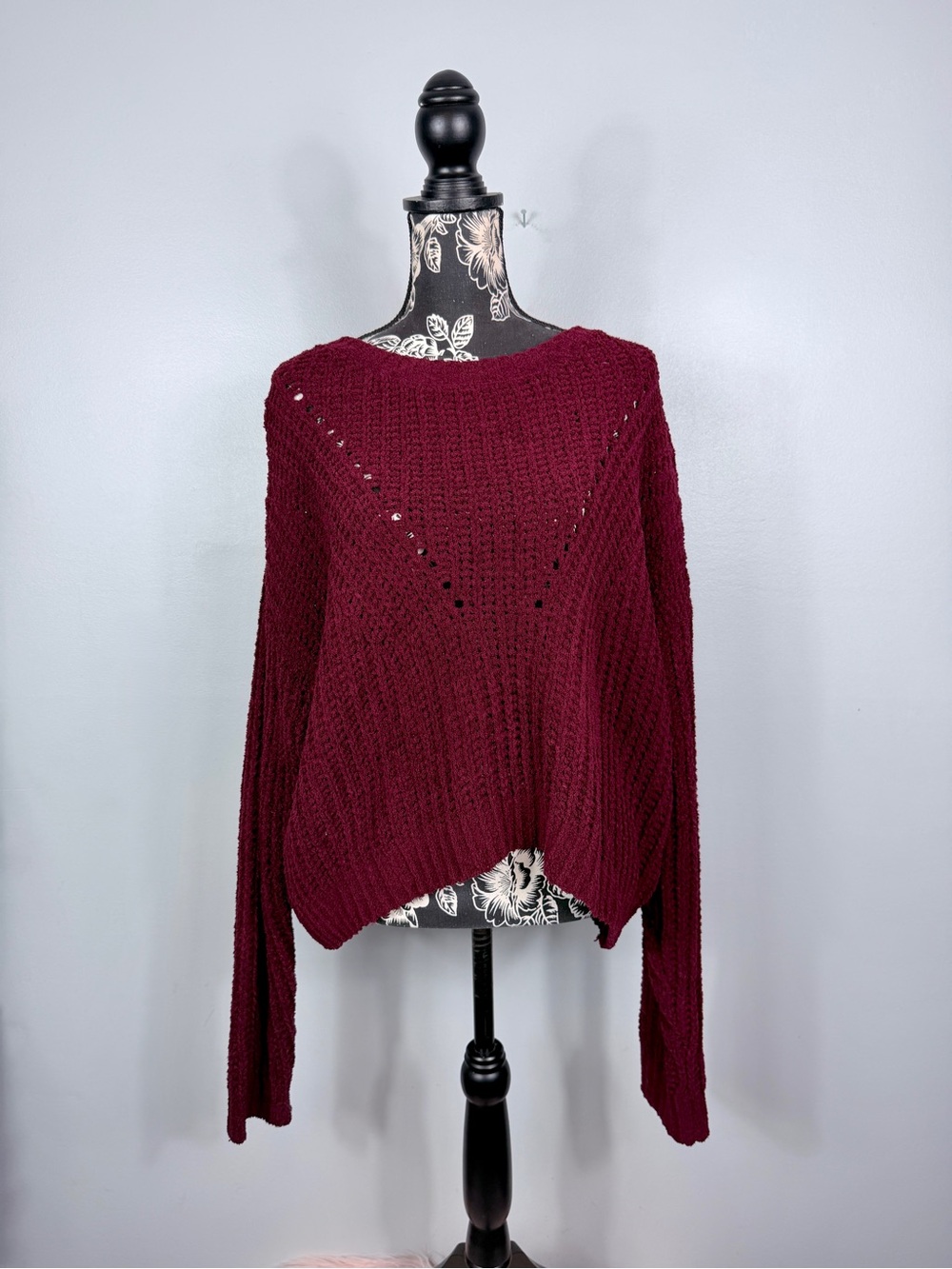 Love Tree maroon cropped oversize cozy knit long sleeve sweater size large